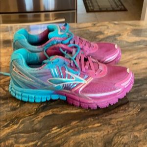 Brooks GTS shoes